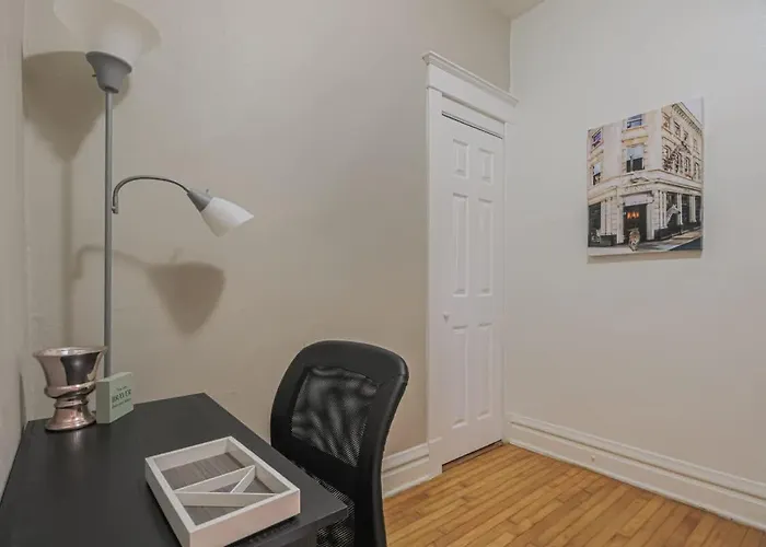 Peaceful One Bedroom Near Chicago